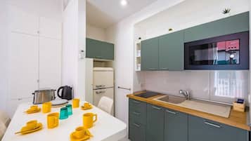 Apartemen Comfort, pemandangan kota | Dapur pribadi