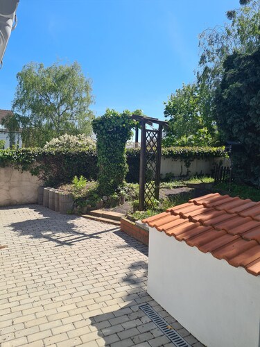 2 Dreibett-Zimmer Wohnung Ecke DG