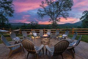 Terrace/patio - New! Rivertop Hideaway with big views/spa/games/privacy! (Ahwahnee)