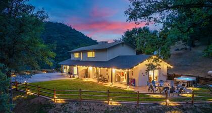 New! Rivertop Hideaway with big views/spa/games/privacy!