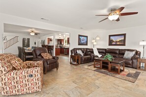 Smart TV, futbolito y tenis de mesa 