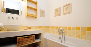 Dusche, Handtücher, Toilettenpapier