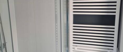 Een douche, een haardroger