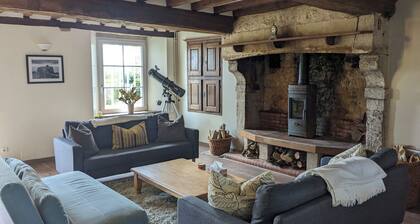 Historic Farmhouse set in a private & quiet rural setting, pet friendly.