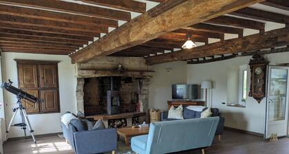 Historic Farmhouse set in a private & quiet rural setting, pet friendly.