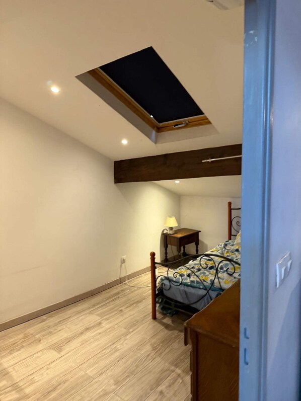 2 chambres, fer et planche à repasser, Wi-Fi gratuit