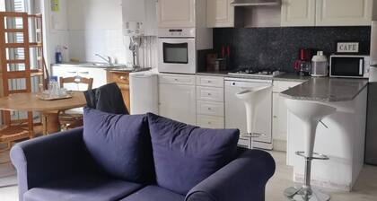 APPARTEMENT 2EME ETAGE FACE AU PARC