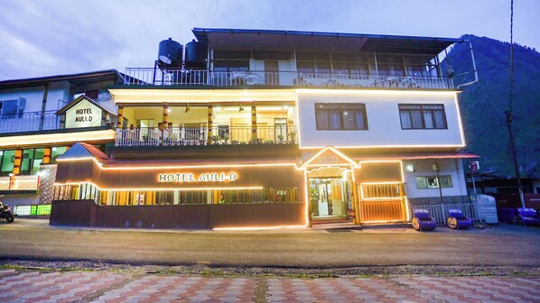 Front of property - Hotel Auli'D (Joshimath)