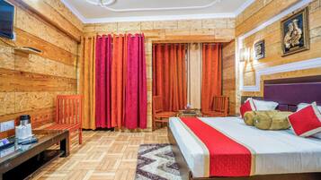 In-room safe, iron/ironing board