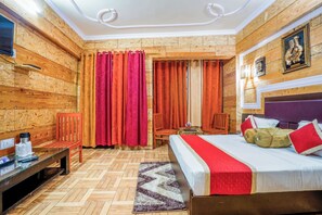 In-room safe, iron/ironing board - Hotel Auli'D (Joshimath)