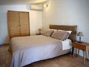 3 makuuhuonetta, silitysrauta/-lauta, vauvan matkasänky, ilmainen Wi-Fi