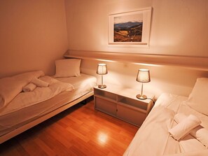 1 bedroom, travel crib, free WiFi