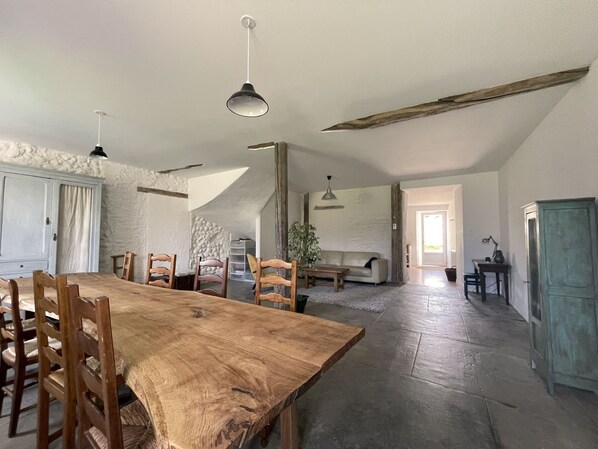 Småhus – deluxe, eget bad, bakgårdsutsikt | Spiseområde