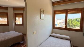 Suite | 1 dormitori, escriptori i espai de treball apte per a portàtils