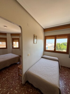 套房 | 書桌、筆電工作空間、免費無線上網