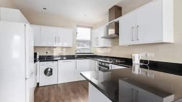 Apartment, 2 Bedrooms | Interior