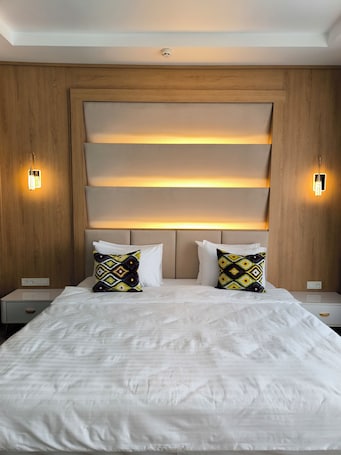 Luxury Suite, Balcony, Park View | View from room