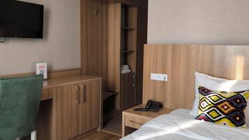 Standard Single Room, Balcony, Park View | 1 bedroom, desk, laptop workspace, free WiFi