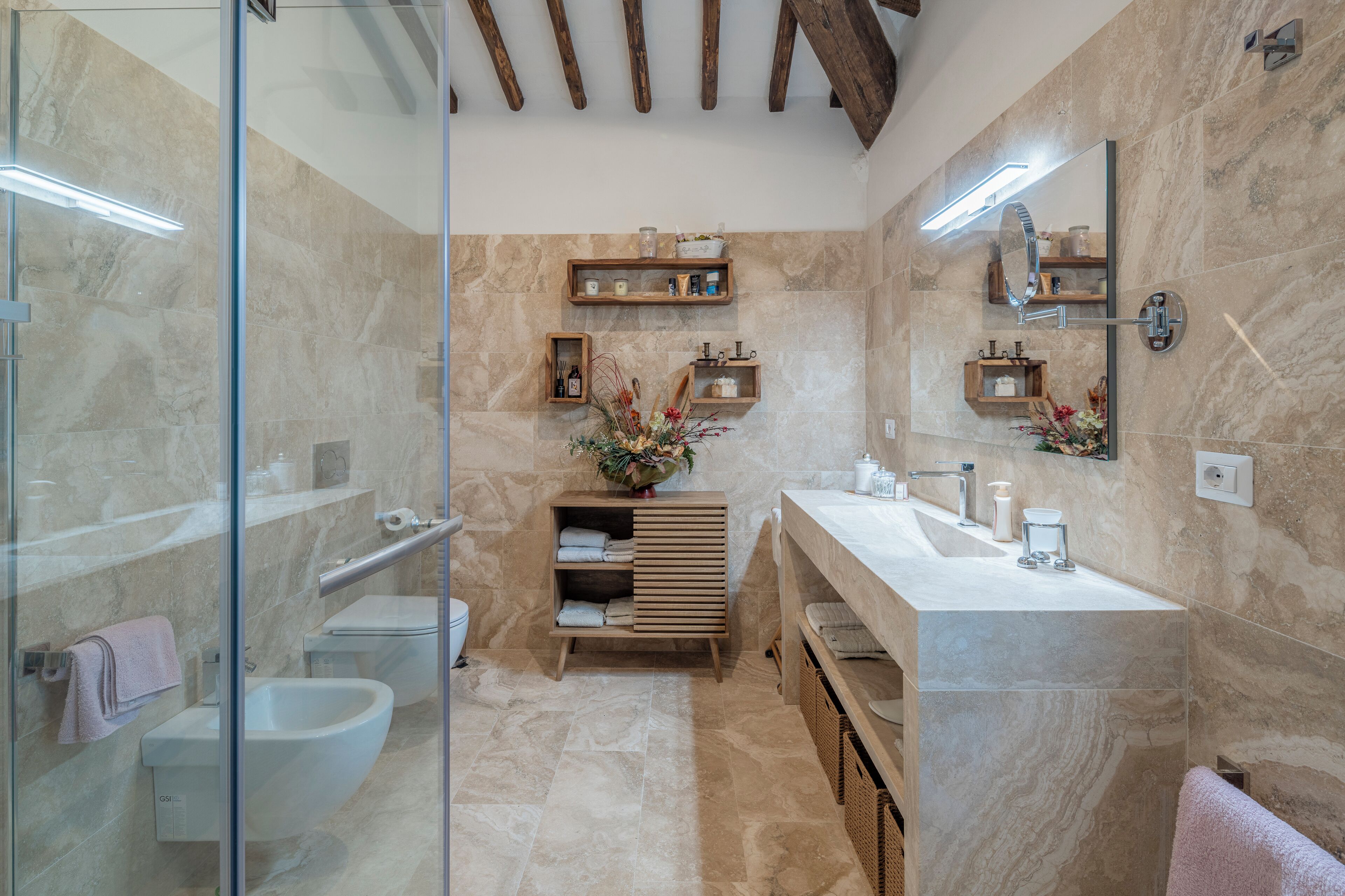House, Patio, Hill View | Bathroom | Shower, hair dryer, towels