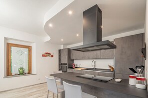 House, Patio, Hill View | Private kitchen