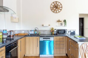 Fridge, microwave, oven, dishwasher