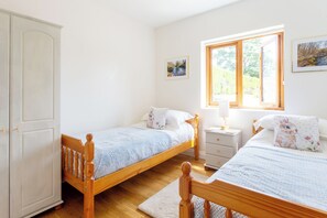 2 bedrooms, iron/ironing board, travel crib, free WiFi