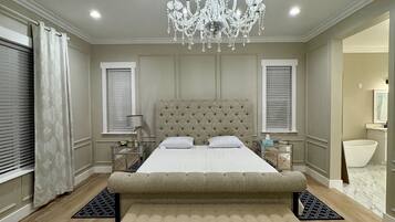 6 bedrooms, iron/ironing board, WiFi, bed sheets