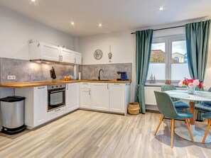 Réfrigérateur, four, plaque de cuisson, lave-vaisselle