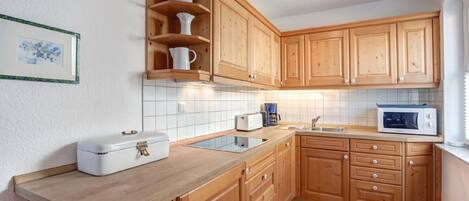 冷蔵庫、電子レンジ、コンロ、食器洗い機