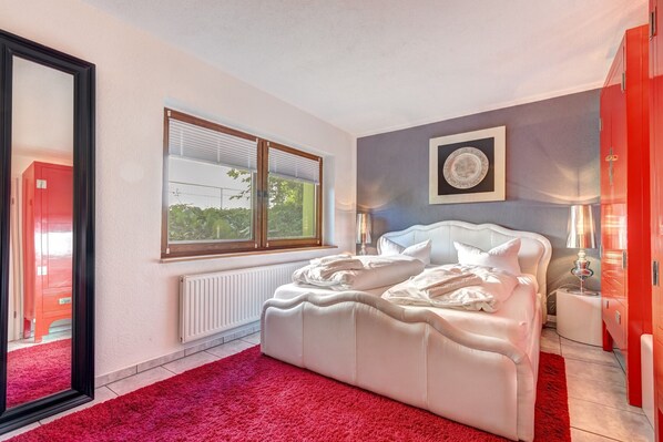 1 bedroom, free WiFi, bed sheets