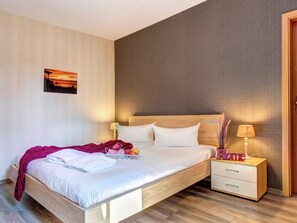 2 bedrooms, bed sheets