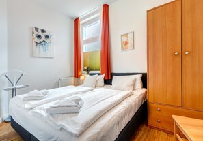 2 chambres, fer et planche à repasser, Wi-Fi gratuit, draps fournis