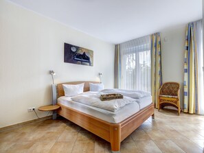 1 bedroom, free WiFi, bed sheets - Welcome to the Marie 2 vacation apartment in the Baltic seaside resort of Heringsdorf on Usedom! (Heringsdorf)