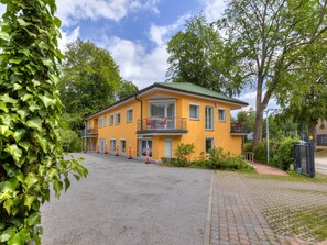 Exterior - Haus Marie, Whg. 02:44 m² for 2 with balcony, WLAN and 600 m to the beach (Heringsdorf)