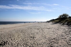 On the beach - Welcome to vacation apartment 21 in the Strandoase in Heringsdorf! (Heringsdorf)