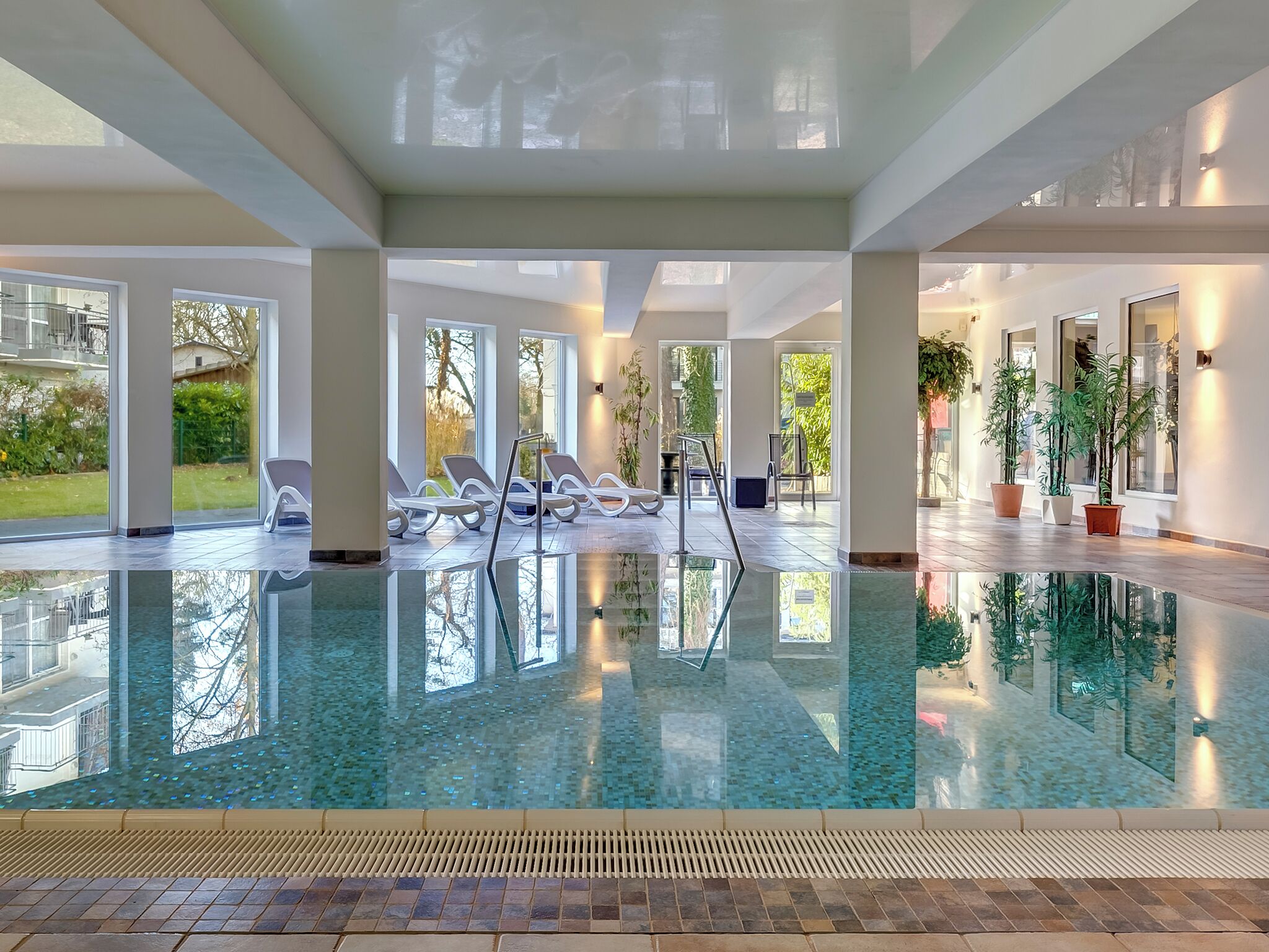 Innenpool, beheizter Pool