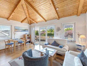 TV - Sunset vacation apartment in Heringsdorf: close to the beach, with terrace and WLAN (Heringsdorf)