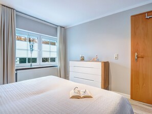 1 quarto, Wi-Fi de cortesia, roupa de cama