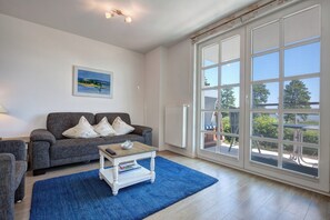 TV, DVD-spiller og stereoanlegg