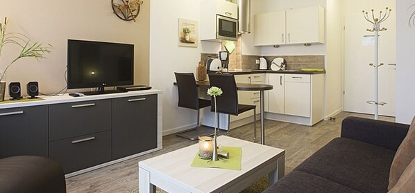 TV, DVD player, stereo - Welcome to the Residenz am Balmer See Whg. BS12 in Balm on Usedom. (Balm)