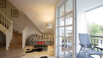 Fernseher, DVD-Player, Stereoanlage