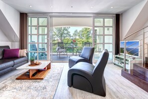 TV, DVD player, stereo