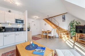 TV, DVD-spiller og stereoanlegg