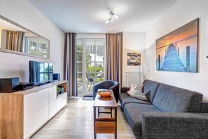 Télévision, lecteur de DVD, chaîne hi-fi