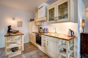 Kühlschrank, Ofen, Herdplatte, Geschirrspüler