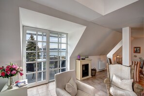 Fernseher, Stereoanlage