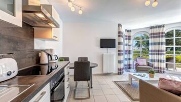 Kühlschrank, Ofen, Herdplatte, Geschirrspüler