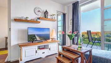 Fernseher, DVD-Player, Stereoanlage