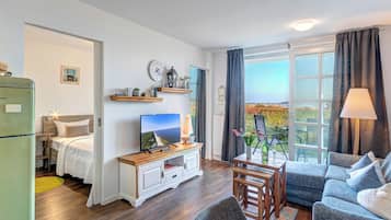 Fernseher, DVD-Player, Stereoanlage