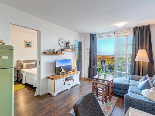 Télévision, lecteur de DVD, chaîne hi-fi